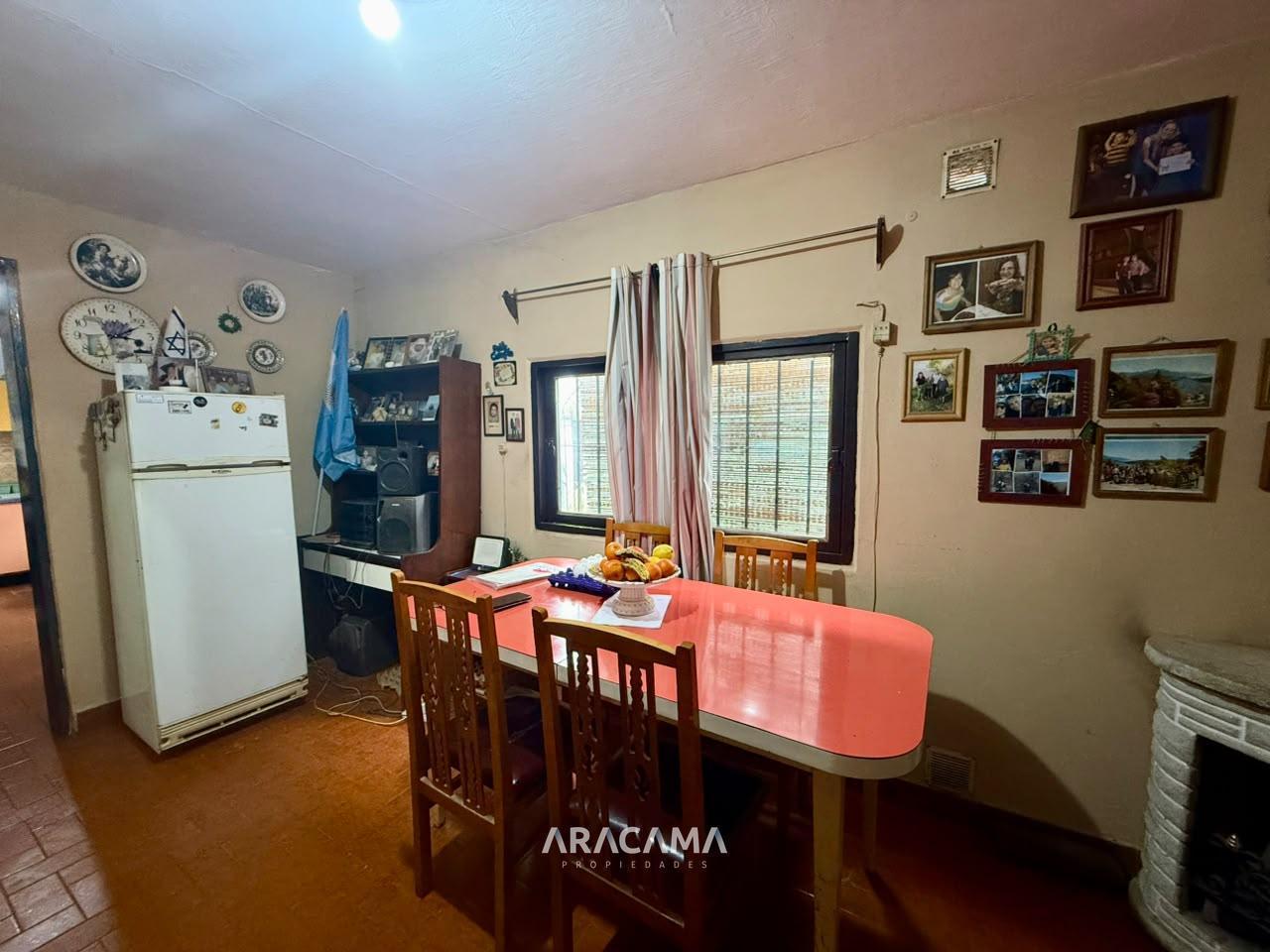 Foto de Casa con Locales Comerciales en Venta en Monte Grande, imagen 1