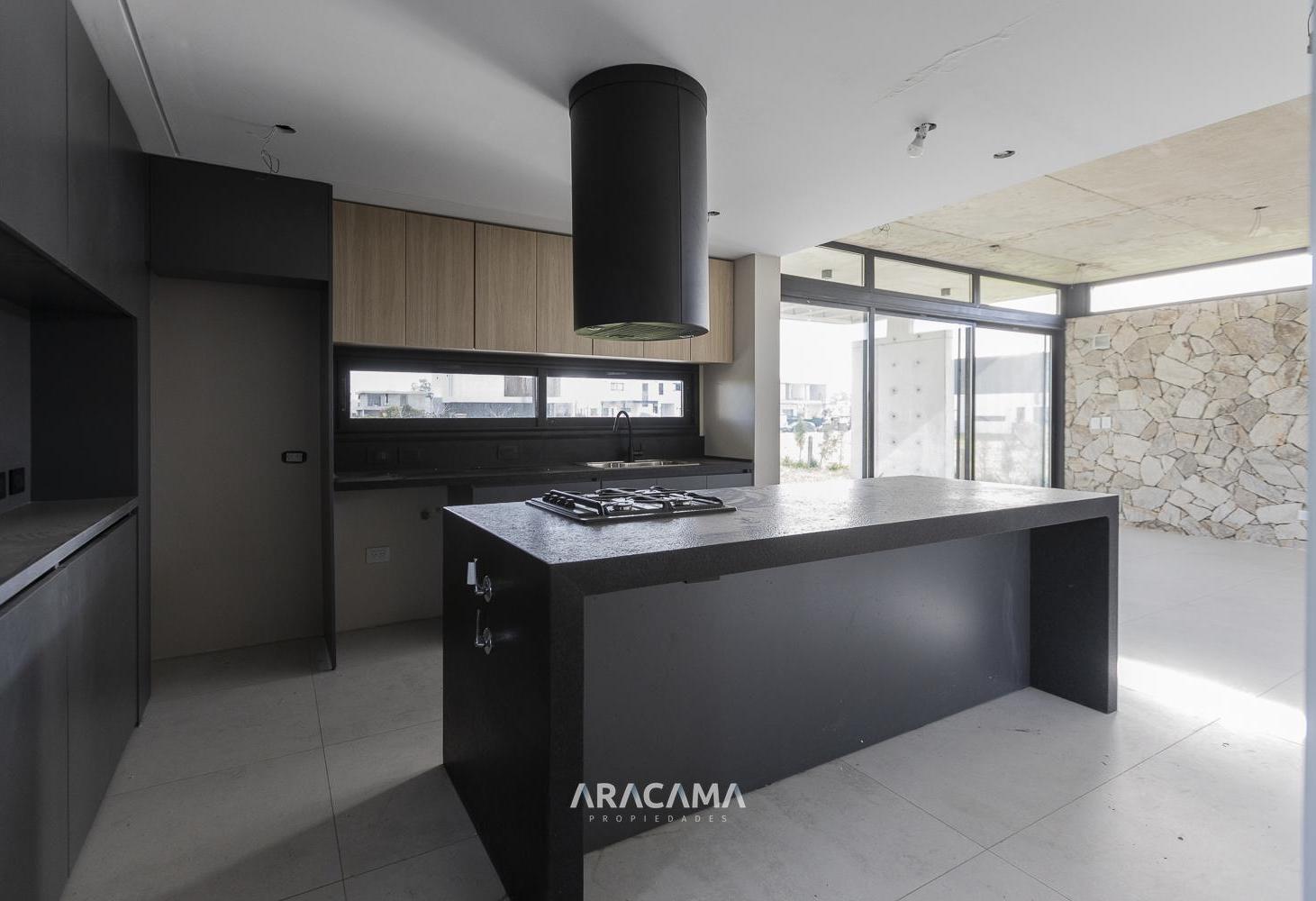 Foto de Casa en Venta en el Barrio Privado Canning Chico - Canning, imagen 3