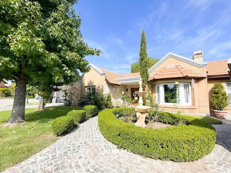 Foto de Casa en Venta con 3 dormitorios en Campos de Echeverria, imagen 1