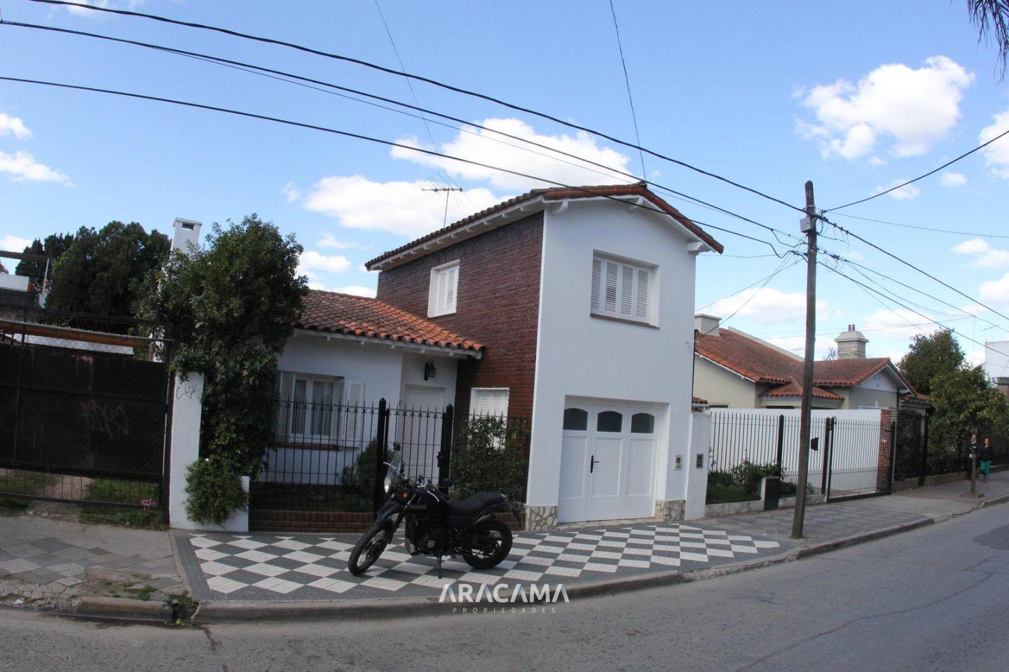 Foto de Casa en Venta en Monte Grande, imagen 1