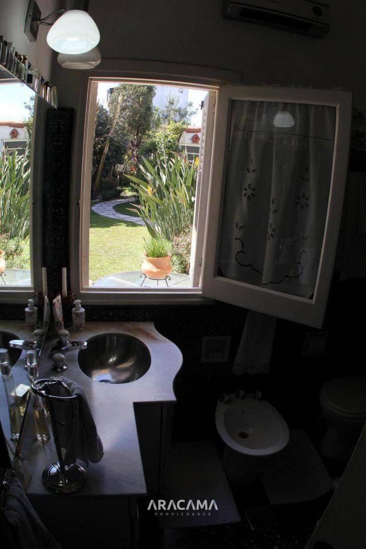 Foto de Casa en Venta en Monte Grande, imagen 2
