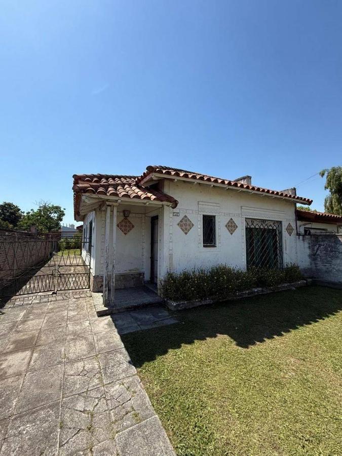Foto de Casa a Refaccionar en Venta en Monte Grande, imagen 2