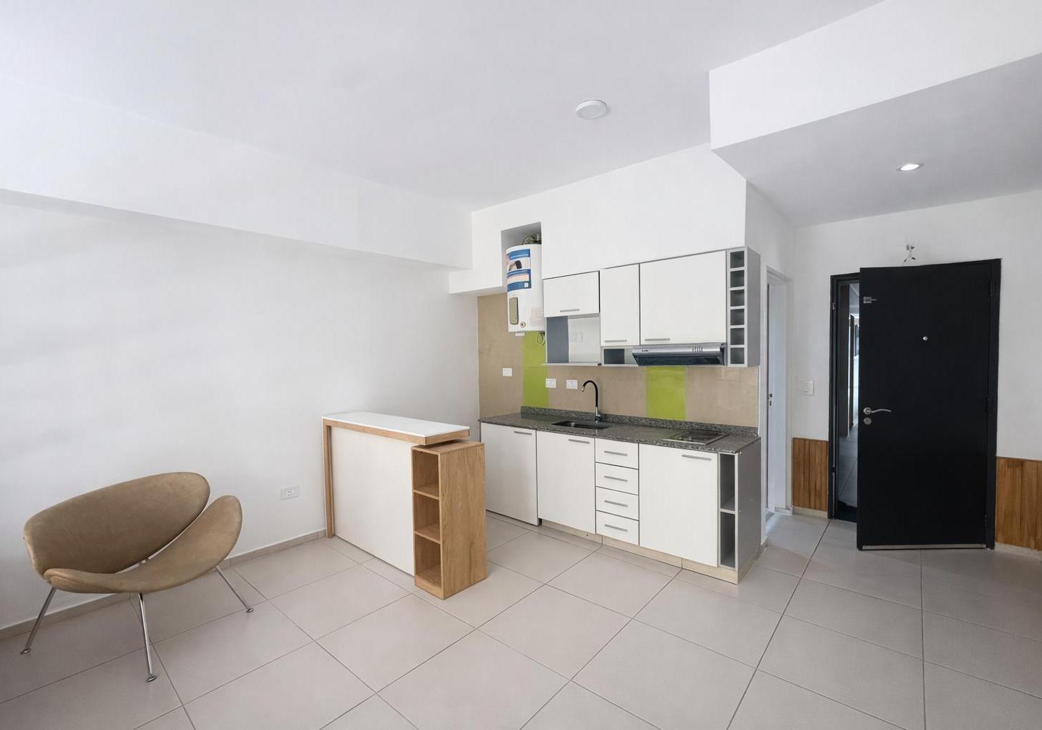 Foto de Danel al 1400 - Venta Monoambiente reciclado c/ jardín - San Cristóbal, imagen 1