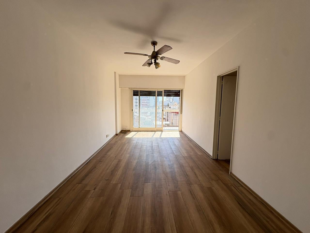 Foto de Carlos Calvo al 3600 - Alquiler amplio 3 ambientes c/ balcón corrido, imagen 1