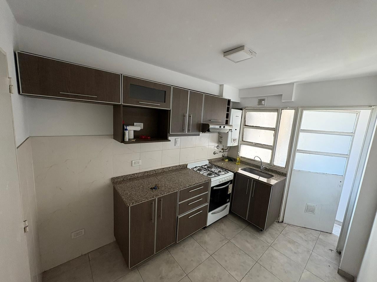 Foto de Carlos Calvo al 3600 - Alquiler amplio 3 ambientes c/ balcón corrido, imagen 4