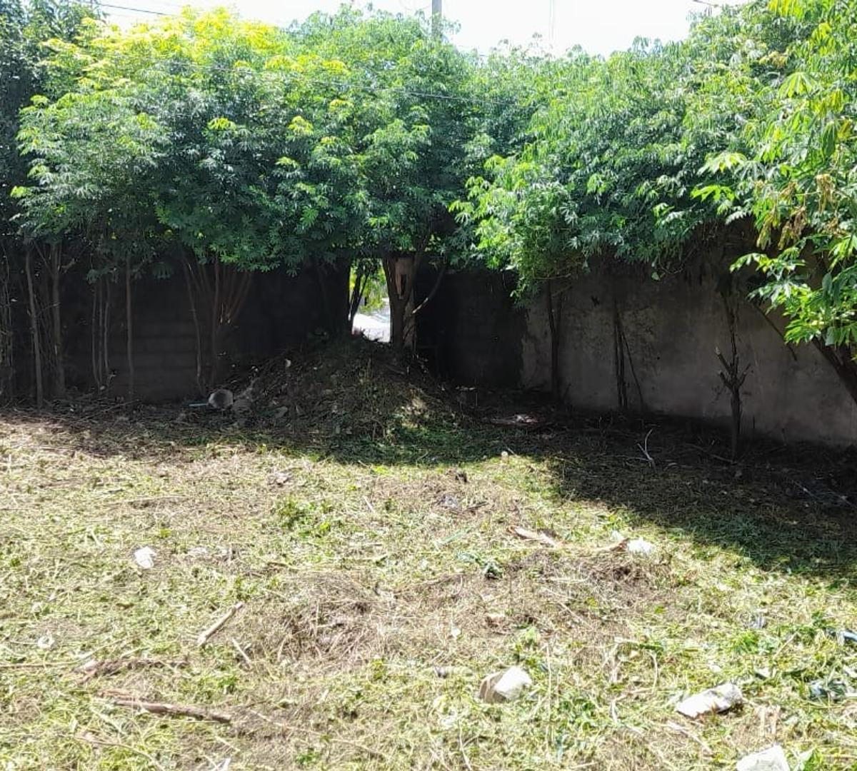 Se Vende Lote, 240 m², Cerrado, 6 Cuadras de Av Armada Arg. 3