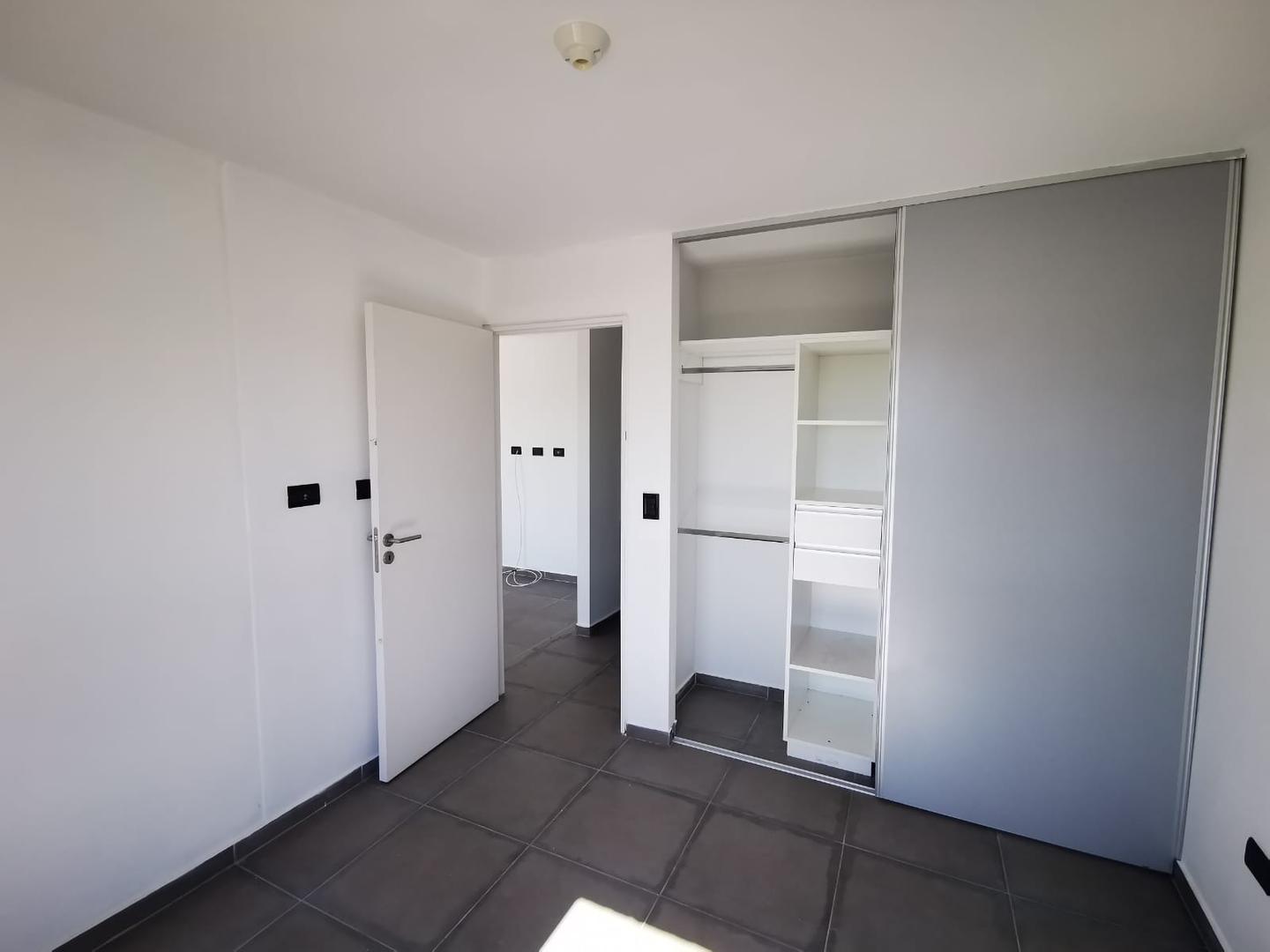 Foto de DEPTO 1 DORM ALQUILER ALTO ALBERDI CON COCHERA, imagen 4