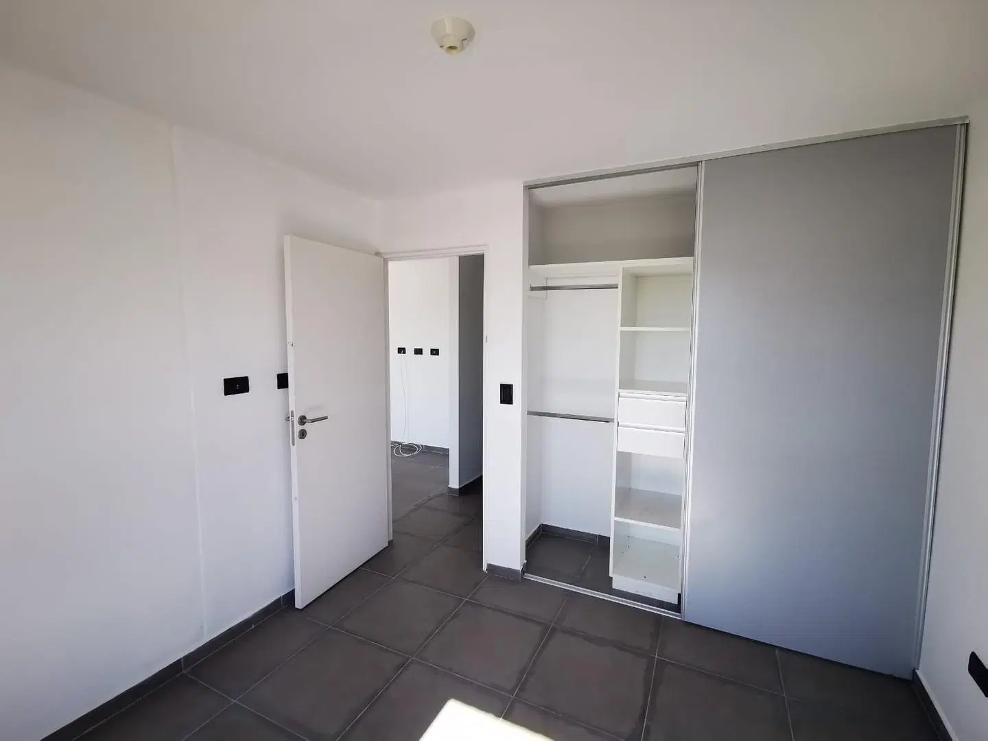 DEPTO 1 DORM ALQUILER ALTO ALBERDI CON COCHERA 3