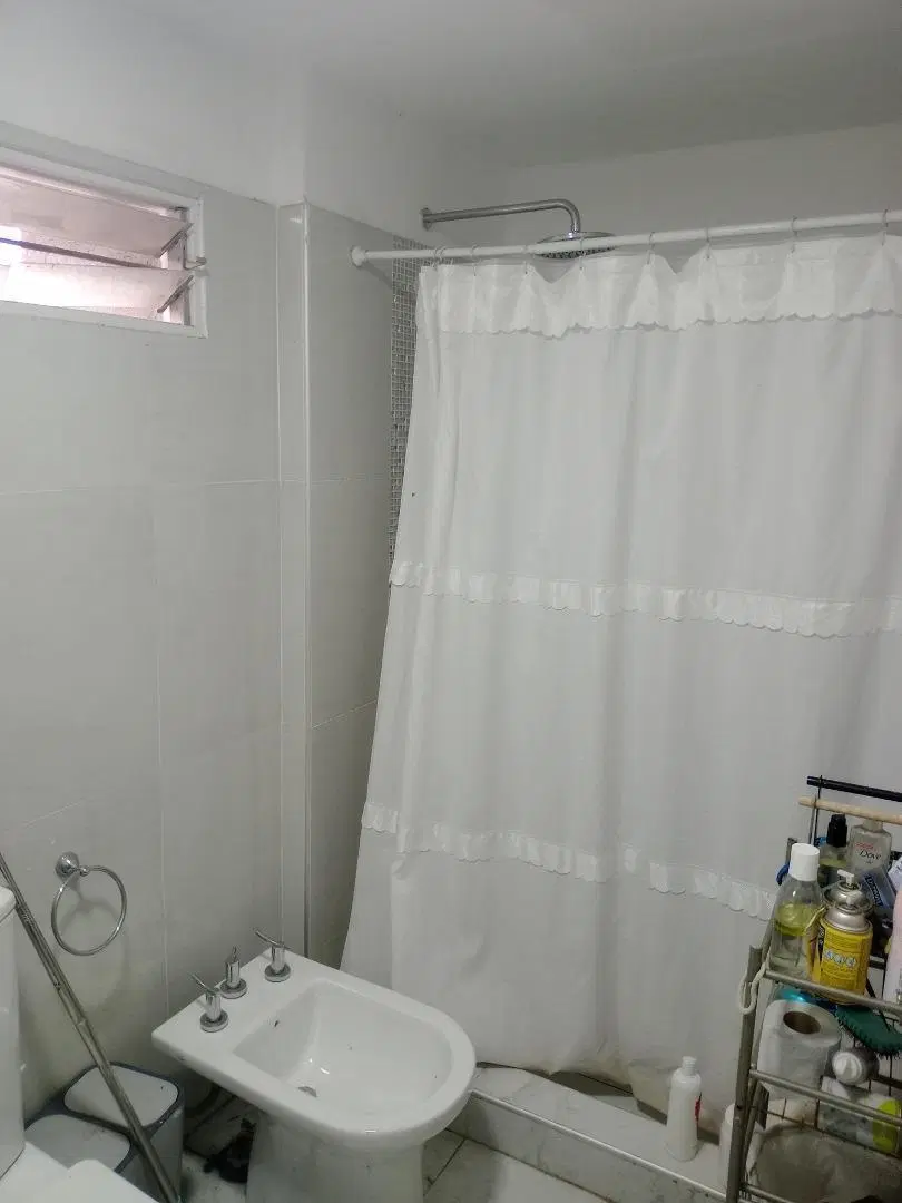 SE VENDE CASA 4 DORM. + DPTO 1 DORM. PILETA, PATIO, TERRAZA. 5