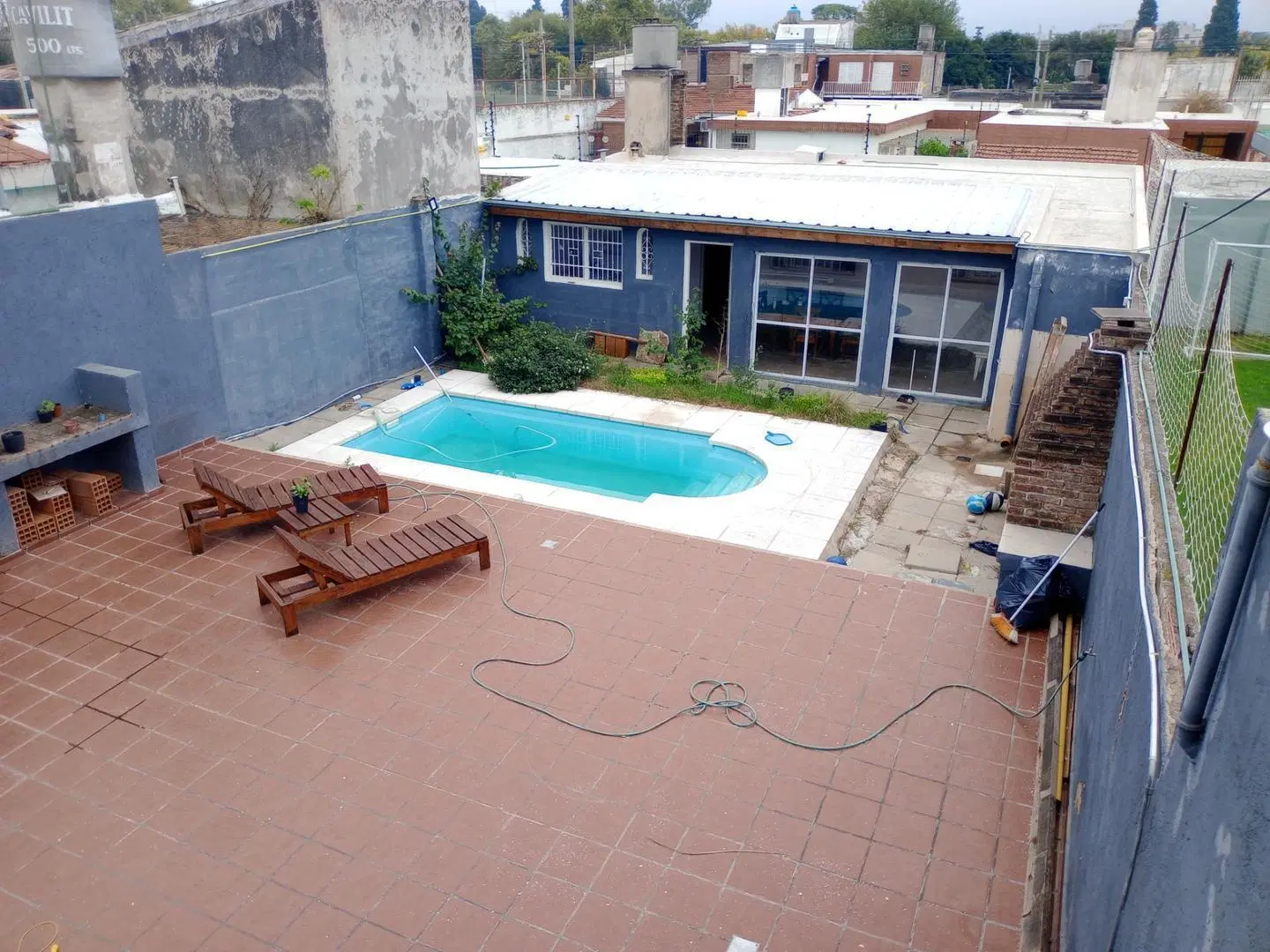 SE VENDE CASA 4 DORM. + DPTO 1 DORM. PILETA, PATIO, TERRAZA. 3