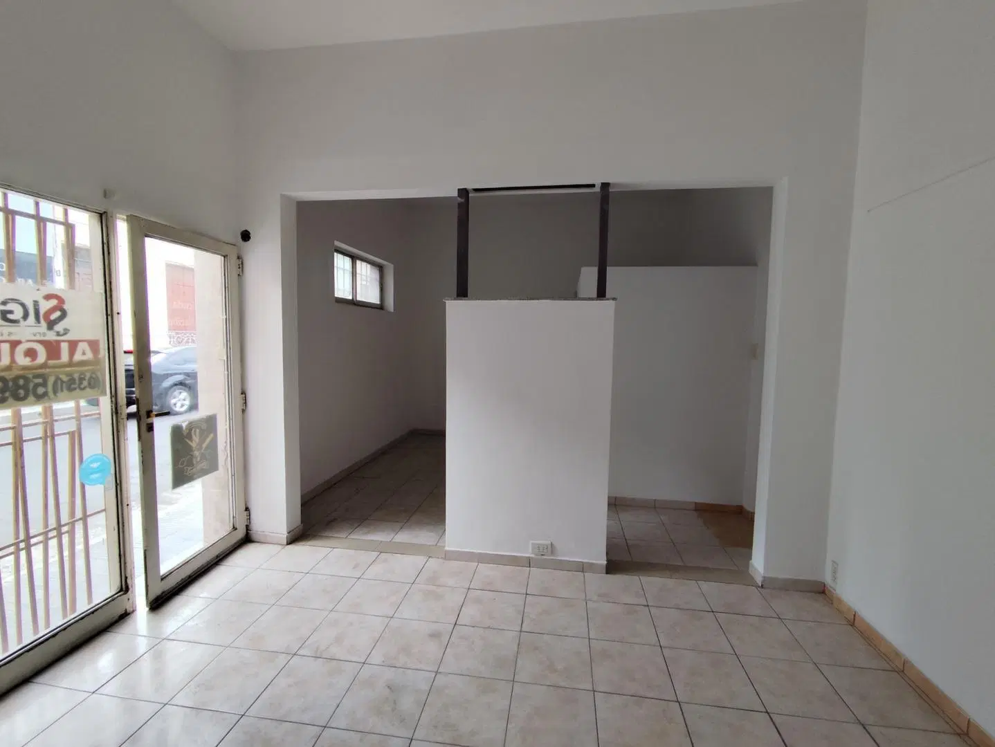 Local comercial en alquiler Alberdi 3