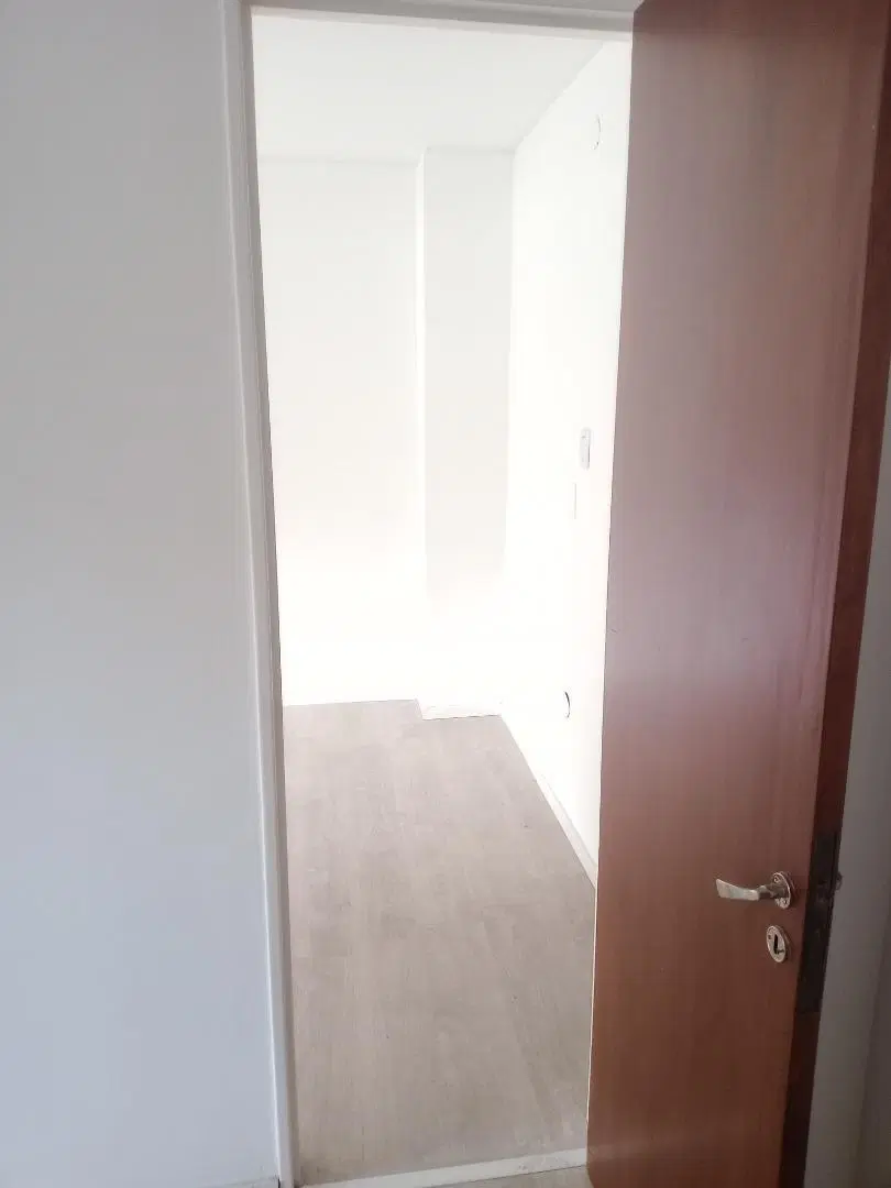 SE ALQUILA OFICINA, SAN JUAN Y CAÑADA, 2 PRIVADOS-BAÑO-SALA. 5
