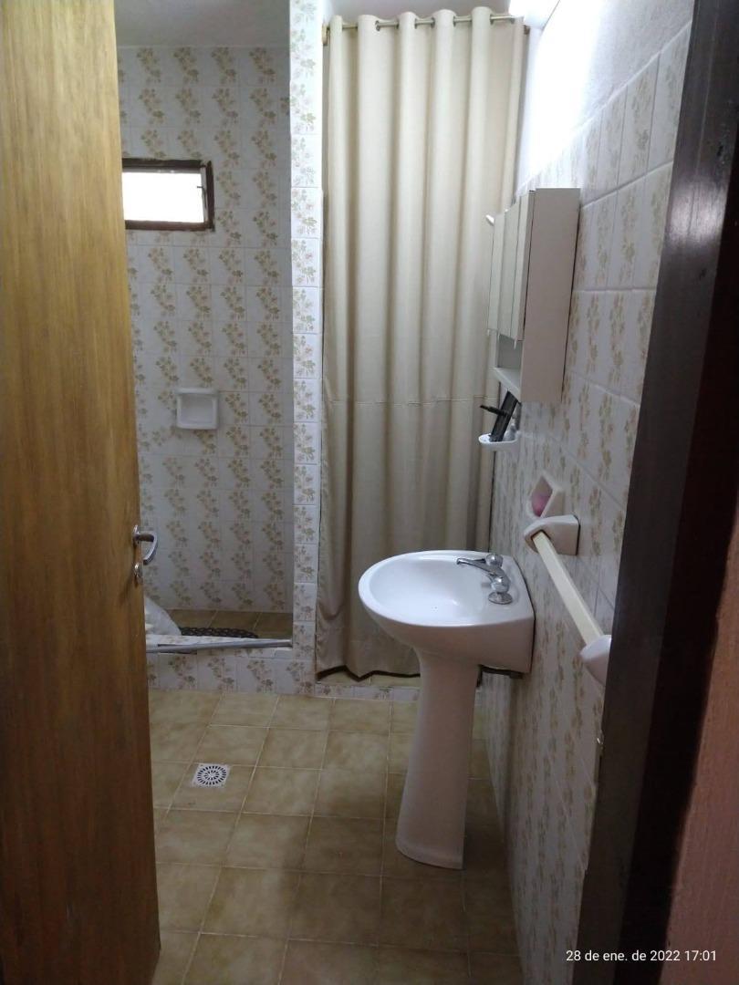 Foto de SE VENDE CASA 2 DORM, PATIO, COCHERA, 4 CUADRAS RIO COSQUIN., imagen 5