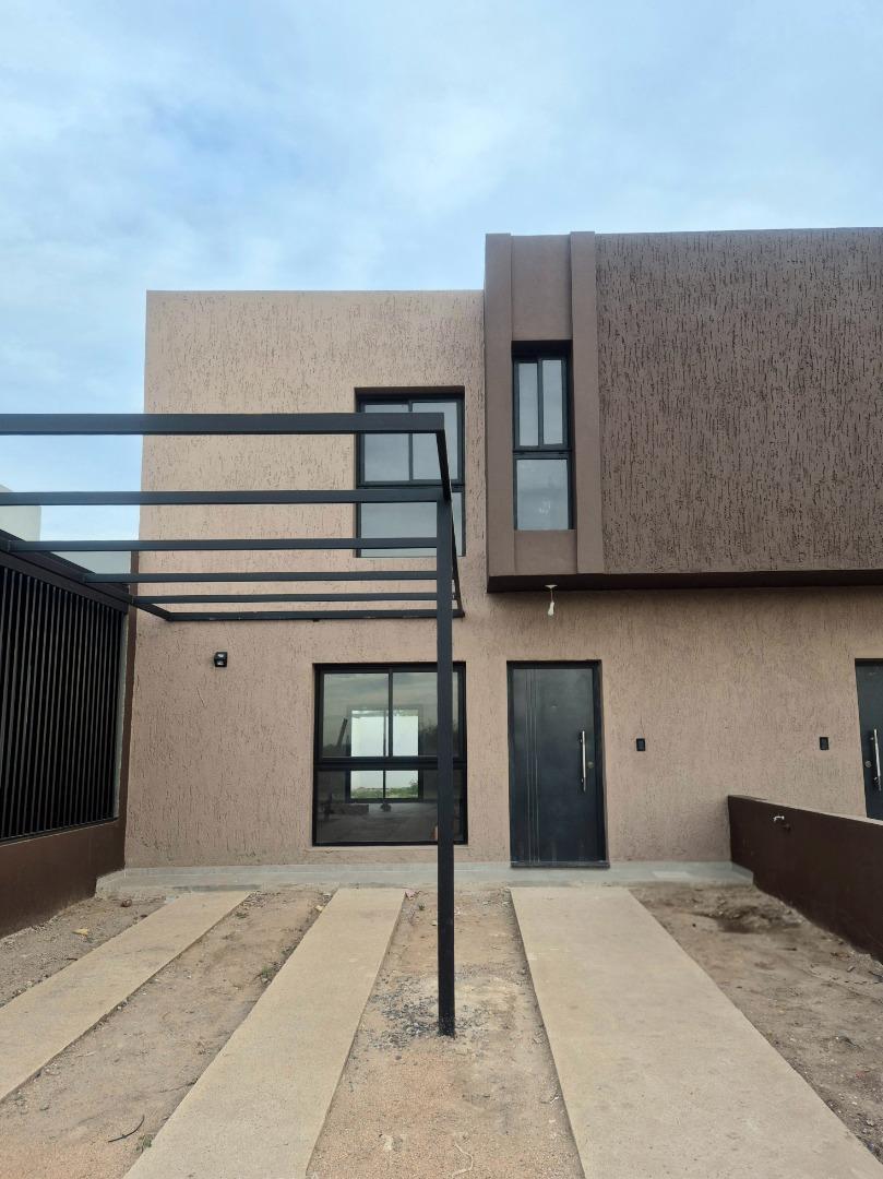 Foto de DUPLEX 3 DORM EN ALQUILER SOLARES DE MANANTIALES II, imagen 1
