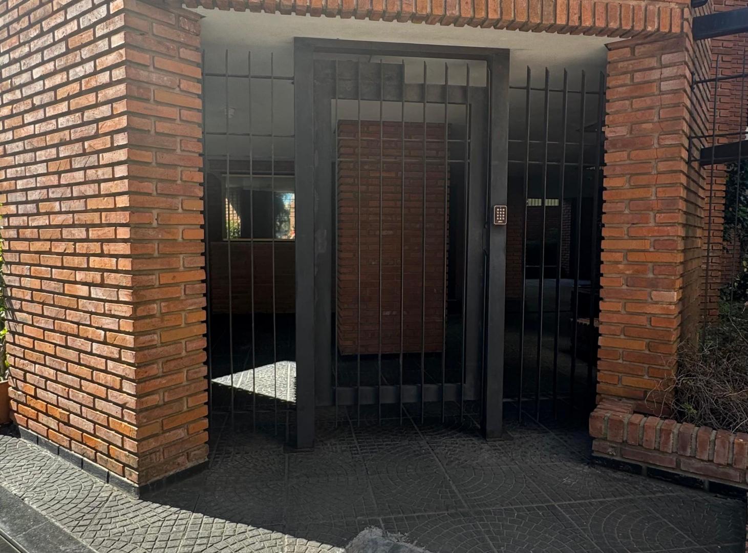 Foto de Excelente Piso en torre//sobre libertador con 2 cocheras//Dependencia, imagen 3