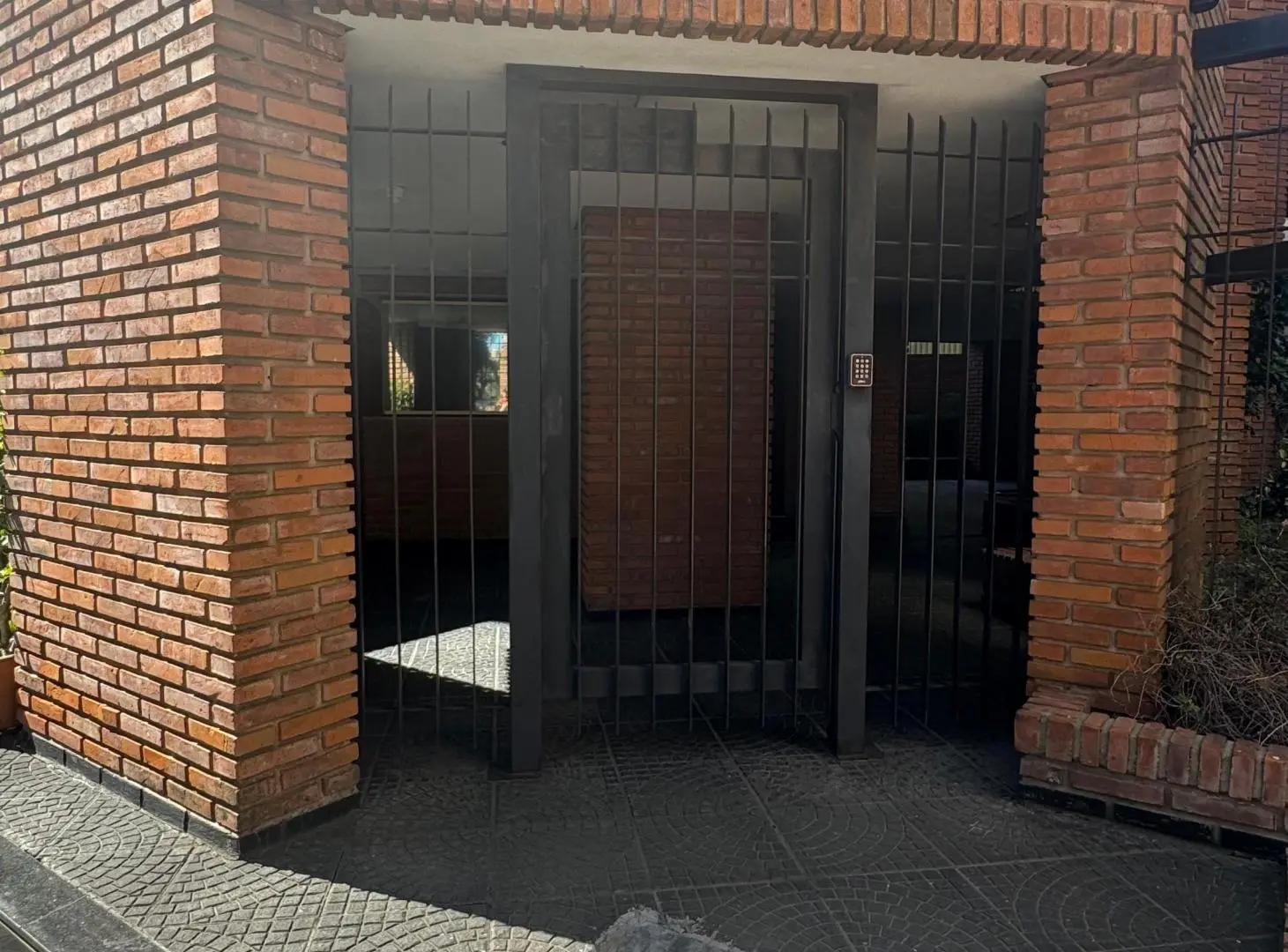 Excelente Piso en torre//sobre libertador con 2 cocheras//Dependencia servicio 3