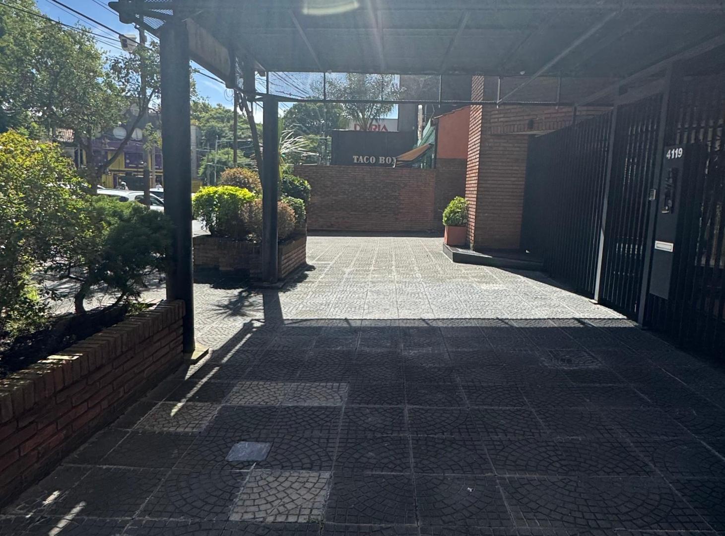 Foto de Excelente Piso en torre//sobre libertador con 2 cocheras//Dependencia, imagen 5