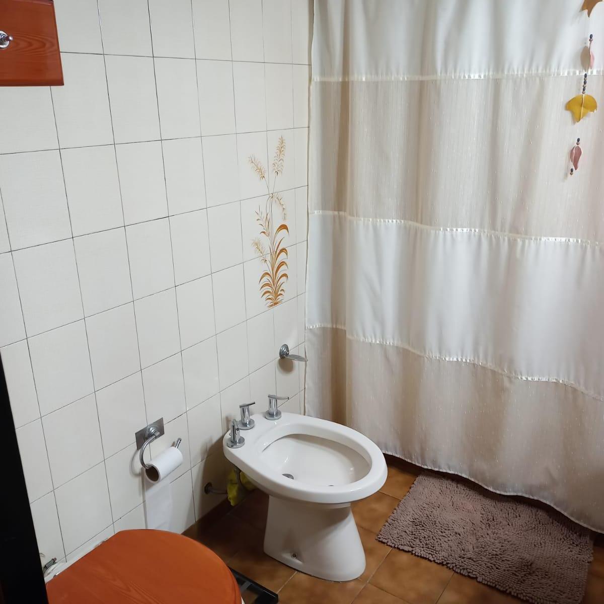 Foto de DEPARTAMENTO EN PLANTA ALTA AL FRENTE (FRENTE A LAS LOMITAS STREET), imagen 4