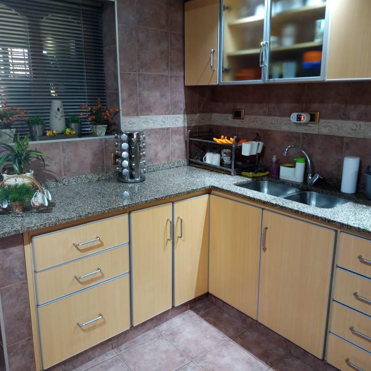 Foto de DEPARTAMENTO EN PLANTA ALTA AL FRENTE (FRENTE A LAS LOMITAS STREET), imagen 3
