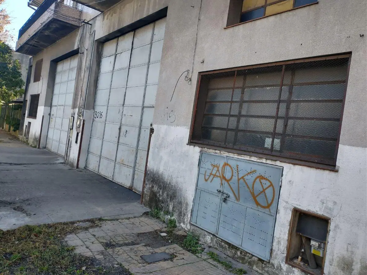 GALPON O DEPOSITO EN CALLE CORONEL AGUILAR Y HEROES DE MALVINAS 1
