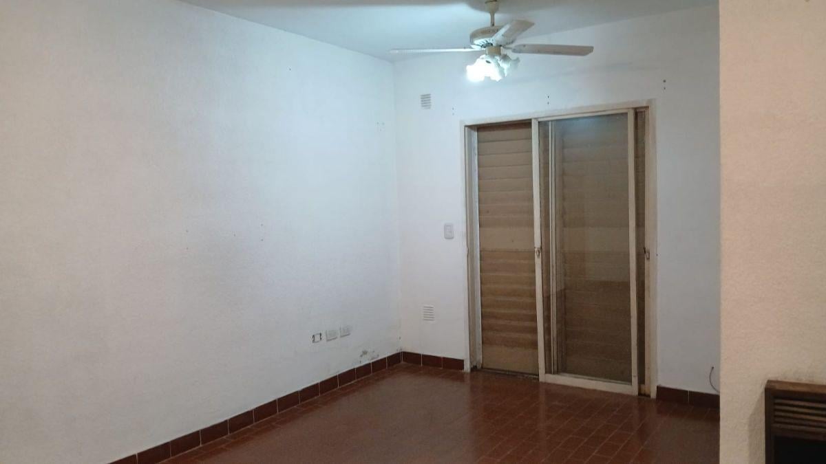Foto de DEPARTAMENTO DE 3 AMBIENTES EN PLANTA BAJA MUY BUEN ESTADO, imagen 3