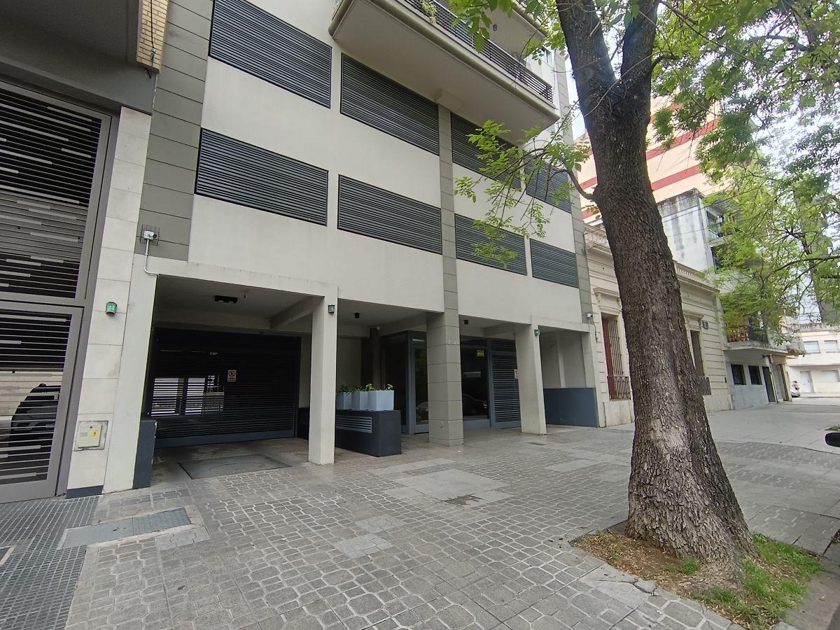 Foto de 3 ambientes muy luminoso con coch fija cubierta – Piso alto al frente, imagen 1