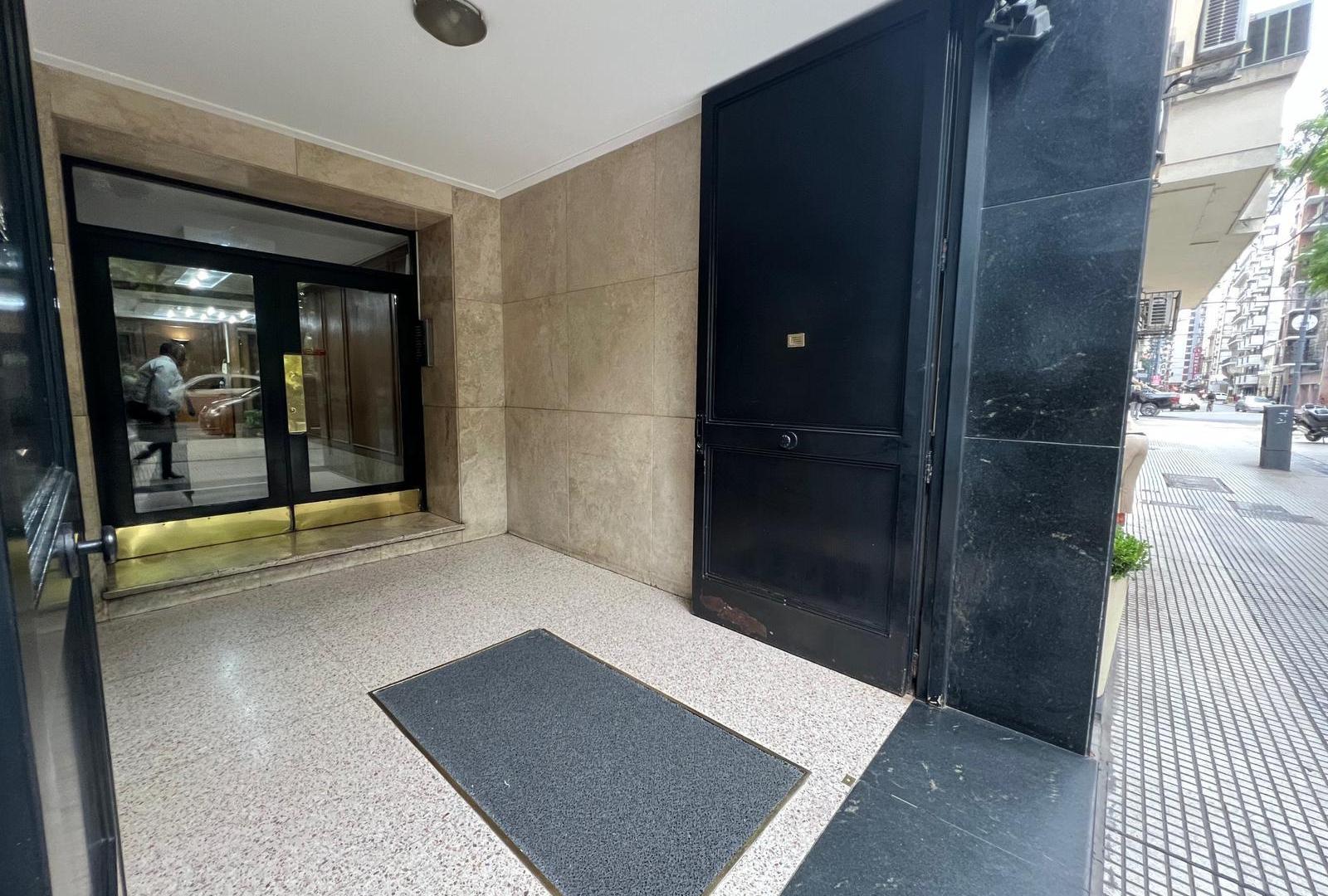 Alquiler Oficina en Tribunales frente a Plaza Lavalle.