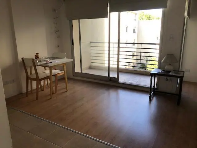 Alquiler amplio monoambiente con cochera fija y amenities en Villa Urquiza 4