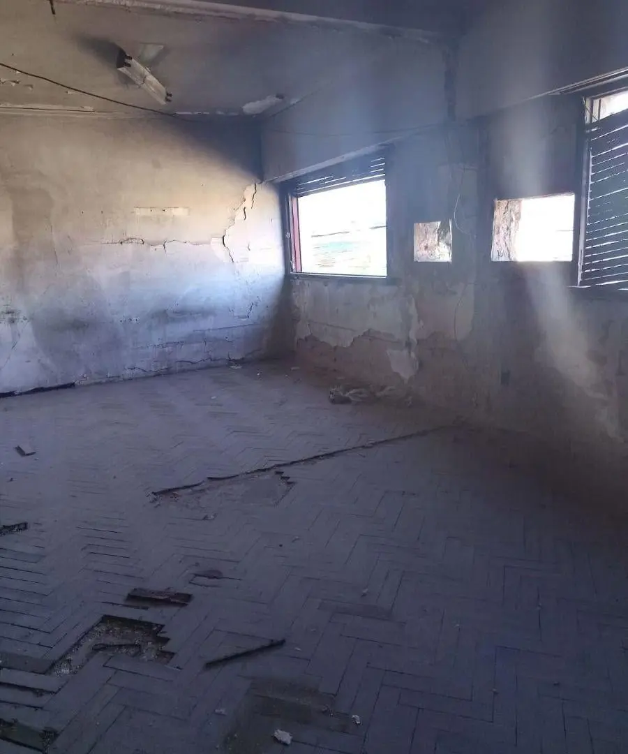 ALQUILER – IMPORTANTE GALPÓN DE 775 M2 – CASEROS 3
