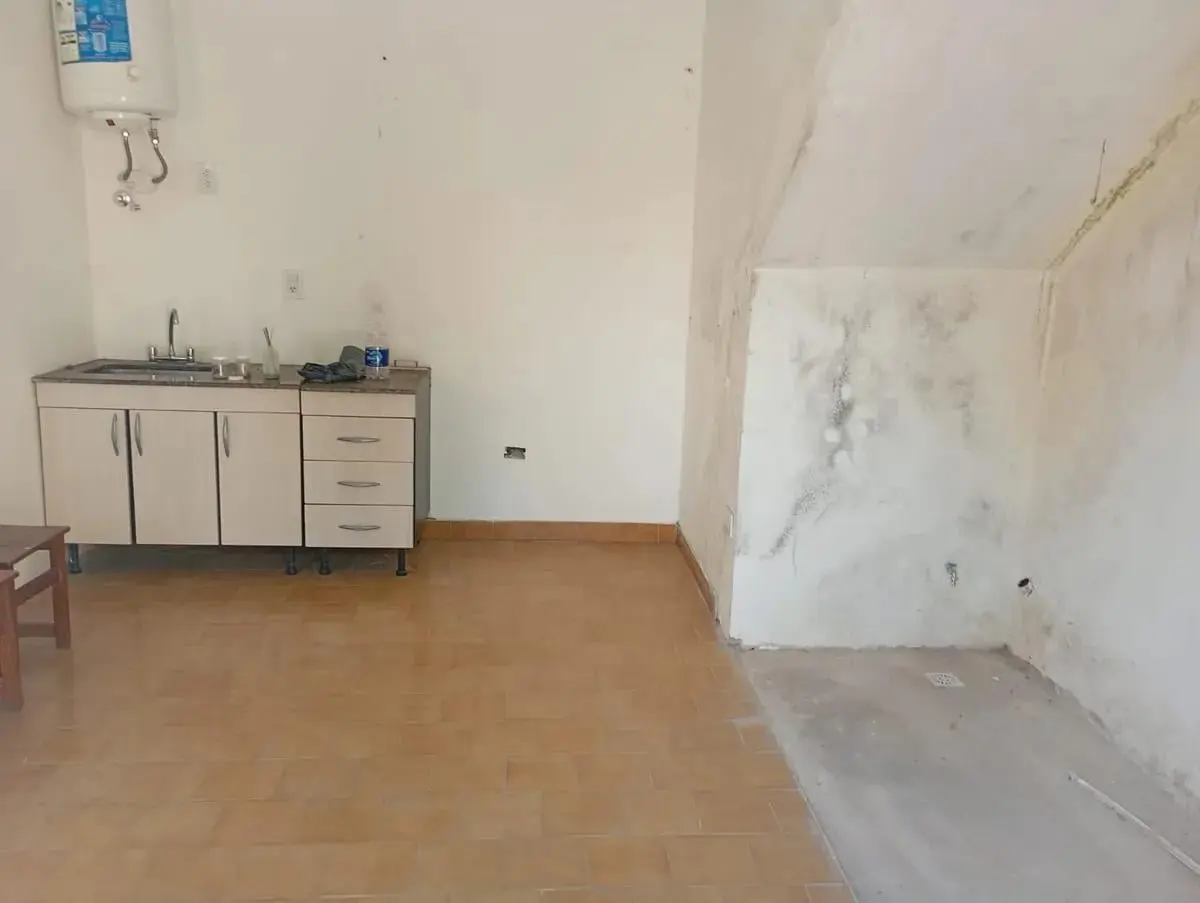 ALQUILER – LOCAL COMERCIAL CON VIVIENDA 2 AMBIENTES – 238M2 3