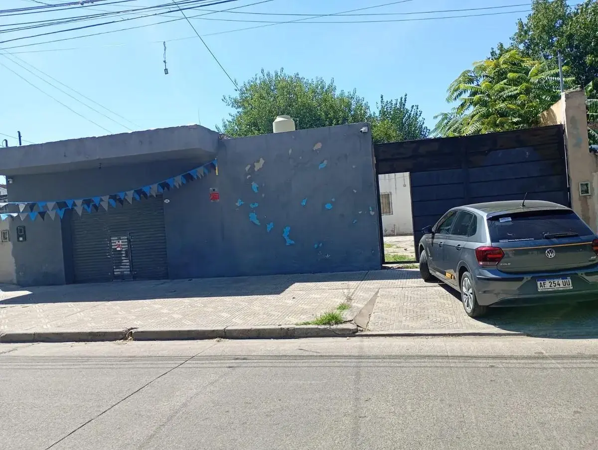 ALQUILER – LOCAL COMERCIAL CON VIVIENDA 2 AMBIENTES – 238M2 2