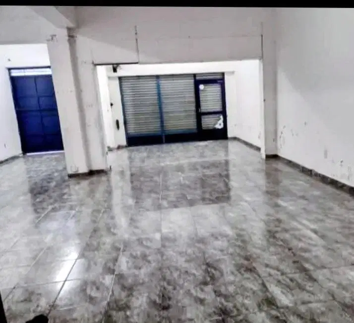 ALQUILER – AMPLIO LOCAL COMERCIAL SOBRE AVENIDA – 2 PLANTAS 4