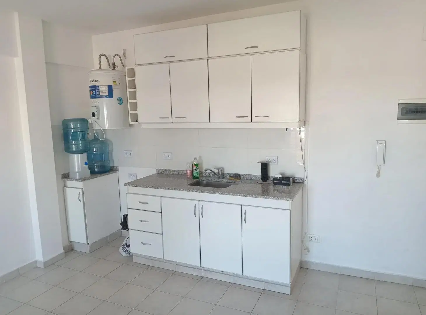 ALQUILER – ACOGEDOR DEPARTAMENTO 2 AMBIENTES C/COCHERA – MORÓN CENTRO 1