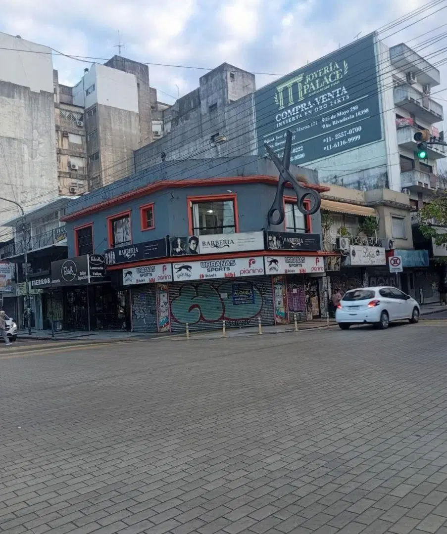 ALQUILER – EXCELENTE LOCAL COMERCIAL EN ESQUINA – MORÓN CENTRO 3