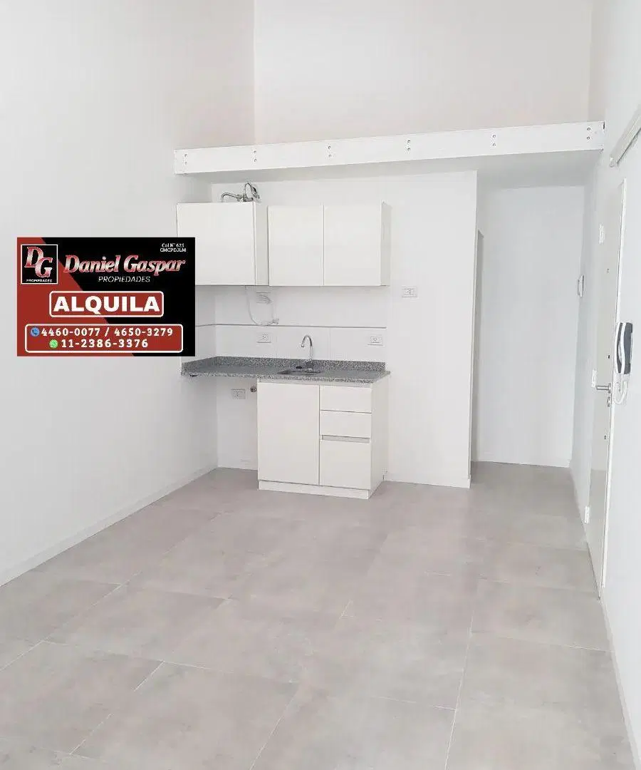 ALQUILER – MONOAMBIENTE EN PRIMER PISO – IMPECABLE ESTADO 2