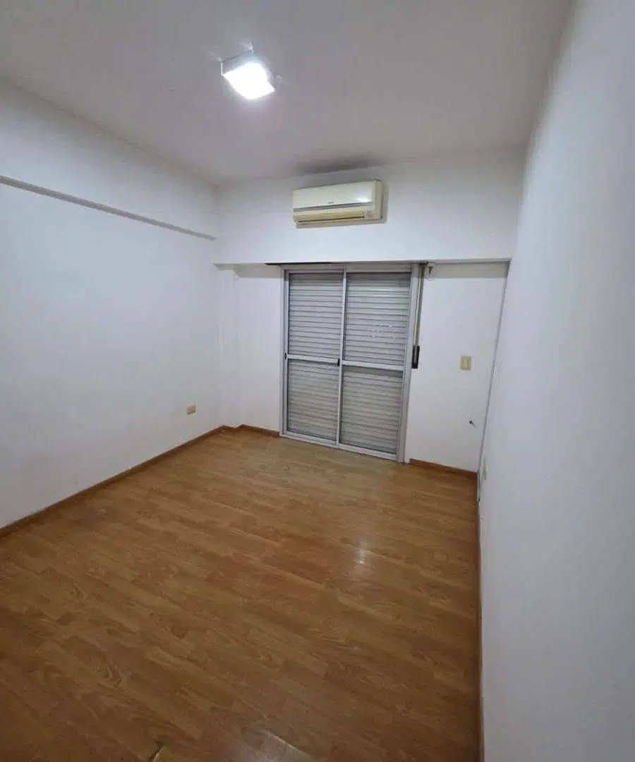 ALQUILER – DEPARTAMENTO 2 AMBIENTES AL FRENTE – SEMIPISO 4