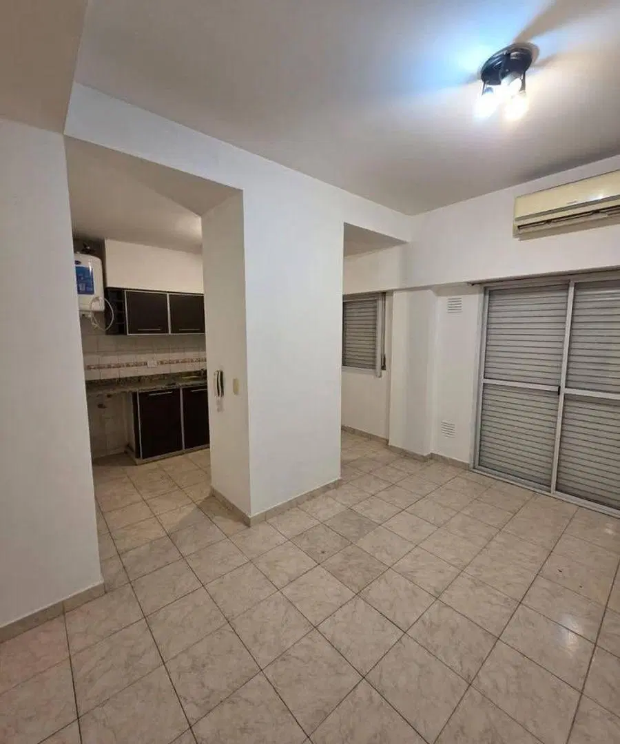ALQUILER – DEPARTAMENTO 2 AMBIENTES AL FRENTE – SEMIPISO 3