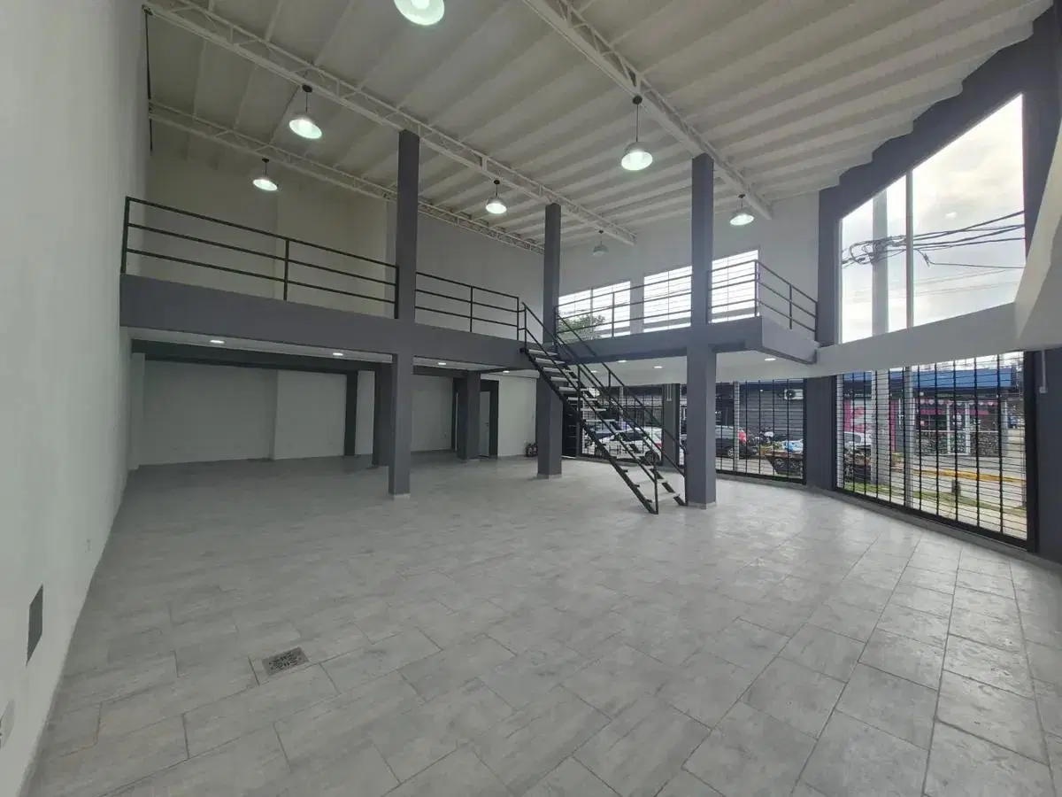 ALQUILER – EXCELENTE LOCAL COMERCIAL EN ESQUINA A ESTRENAR – DOS PLANTAS 3