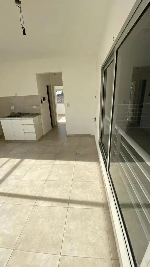 ALQUILER – EXCELENTE DEPARTAMENTO 2 AMBIENTES C/COCHERA – MORÓN 2