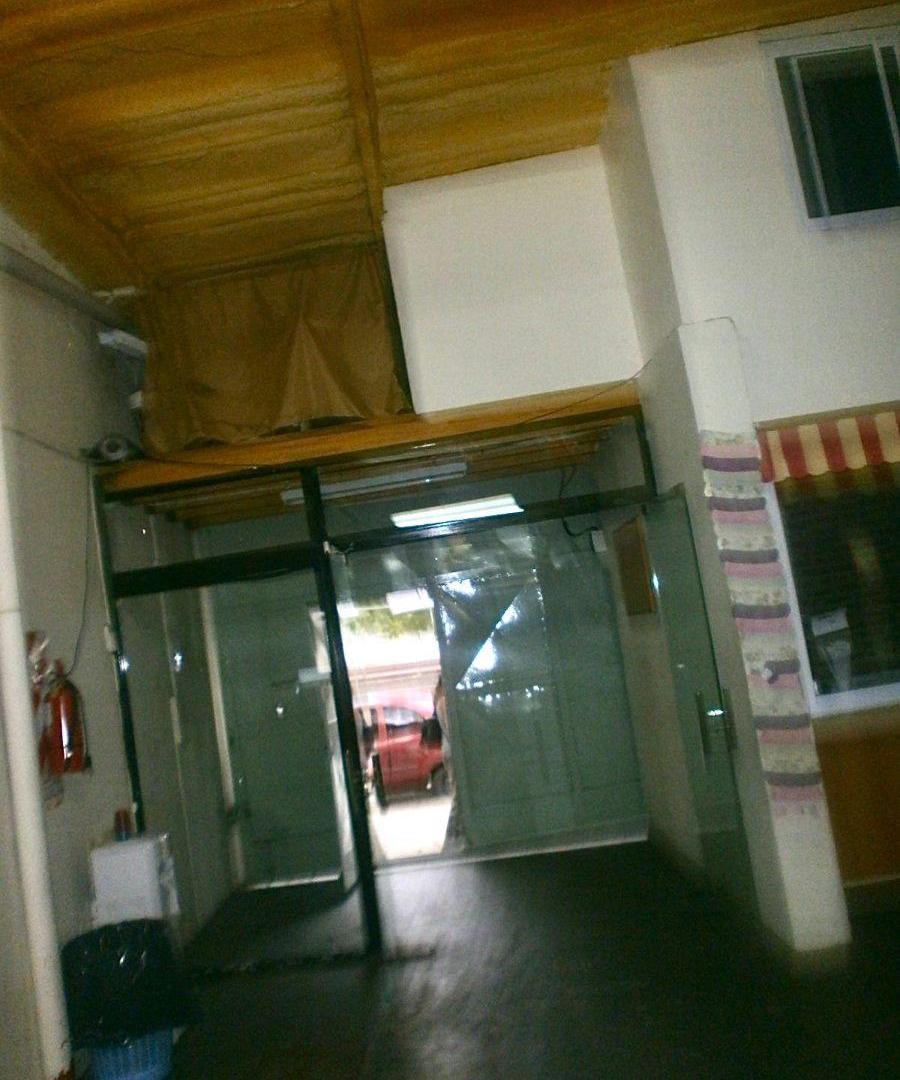 Foto de ALQUILER – GALPÓN DE 330 M2 CUBIERTOS EN 2 PLANTAS – LANÚS, imagen 5