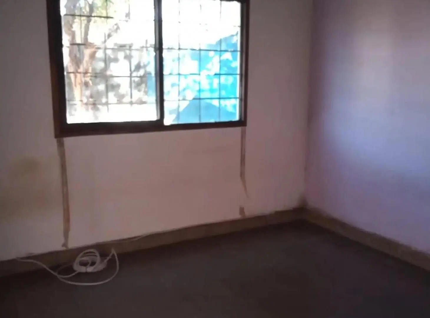 ALQUILER - CASA 3 AMBIENTES CON JARDIN Y ENTRADA DE AUTO 8