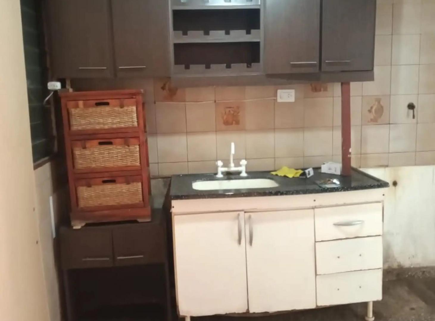 Foto de ALQUILER - CASA 3 AMBIENTES CON JARDIN Y ENTRADA DE AUTO, imagen 2