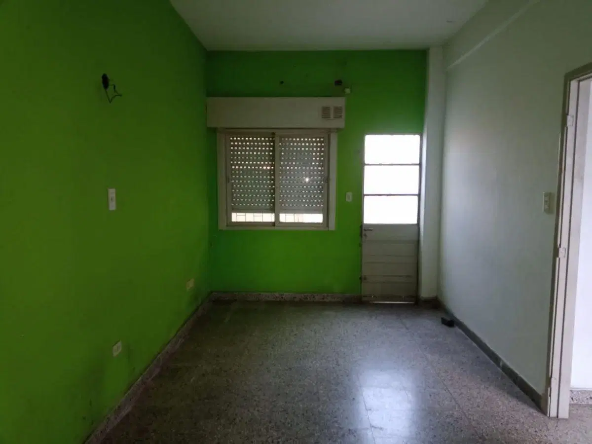 ALQUILER - DEPARTAMENTO 3 AMBIENTES CON PATIO 1