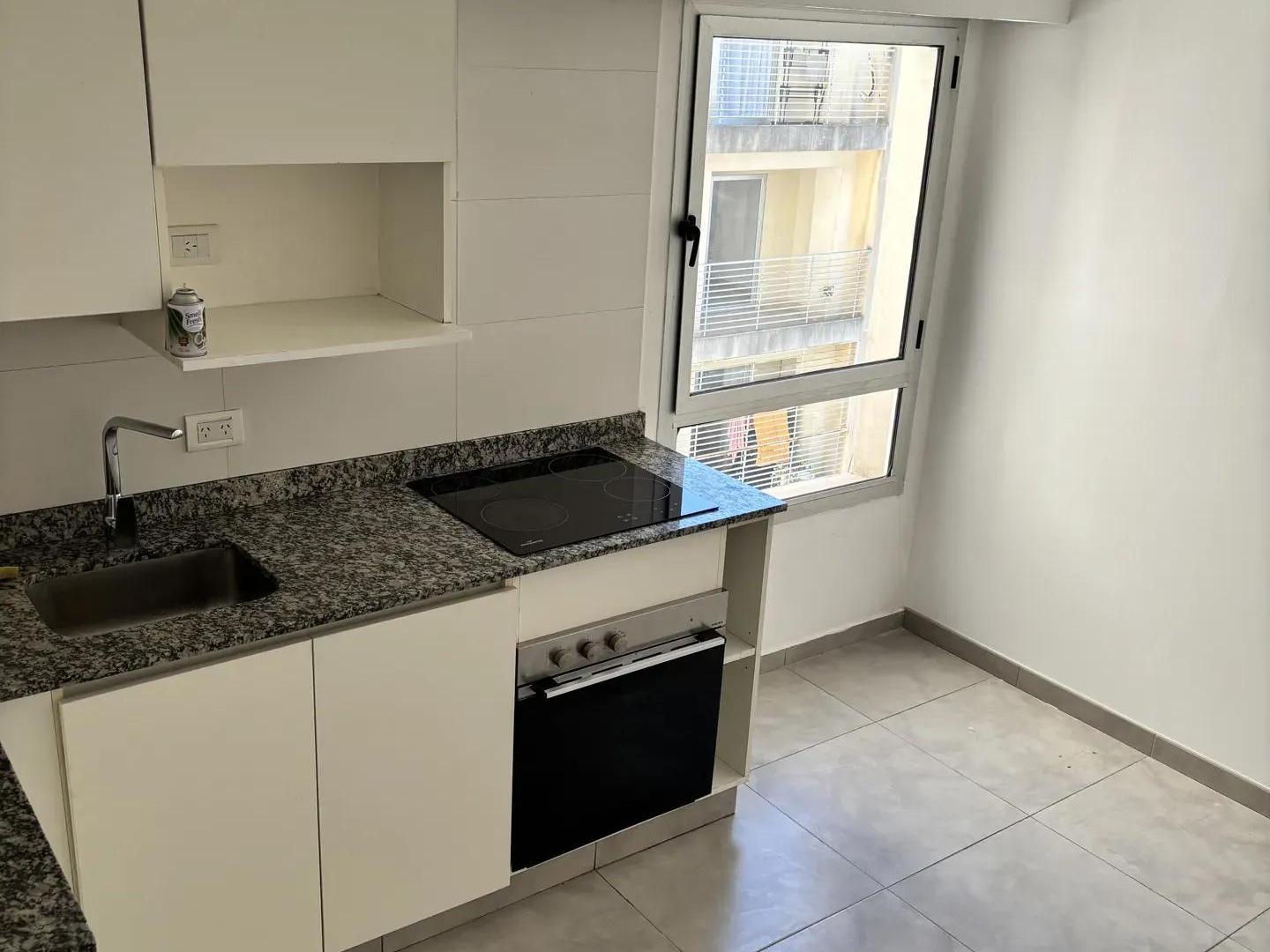 Foto de ALQUILER – DEPARTAMENTO 2 AMBIENTES EN IMPECABLE ESTADO – MUY LUMINOSO, imagen 2
