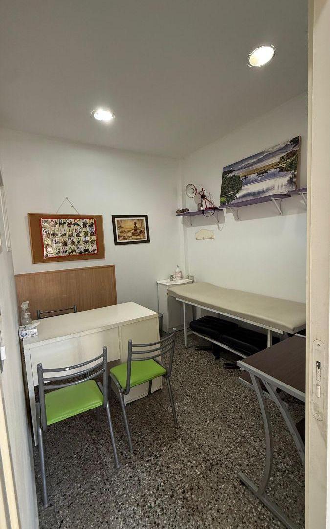 Foto de ALQUILER – LOCAL COMERCIAL SOBRE ESQUINA – MORÓN, imagen 2
