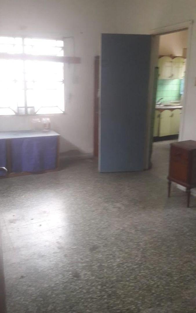 Foto de VENTA – GRAN CASA QUINTA A REFACCIONAR – OPORTUNIDAD DE INVERSIÓN, imagen 2