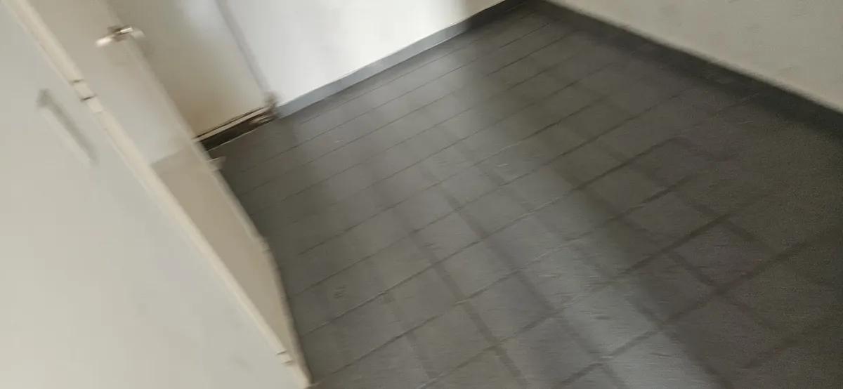 Foto de ALQUILER – LOCAL COMERCIAL SOBRE AVENIDA – CASEROS, imagen 2