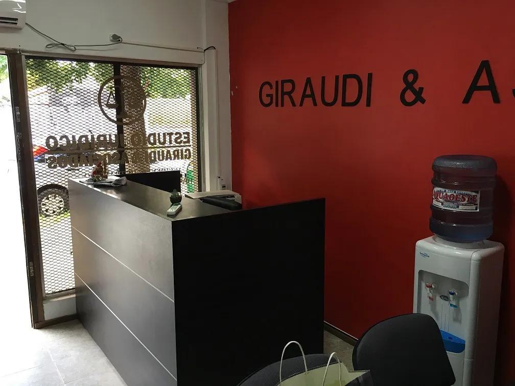 Foto de ALQUILER – EXCELENTE LOCAL COMERCIAL – APTO TODO DESTINO, imagen 3