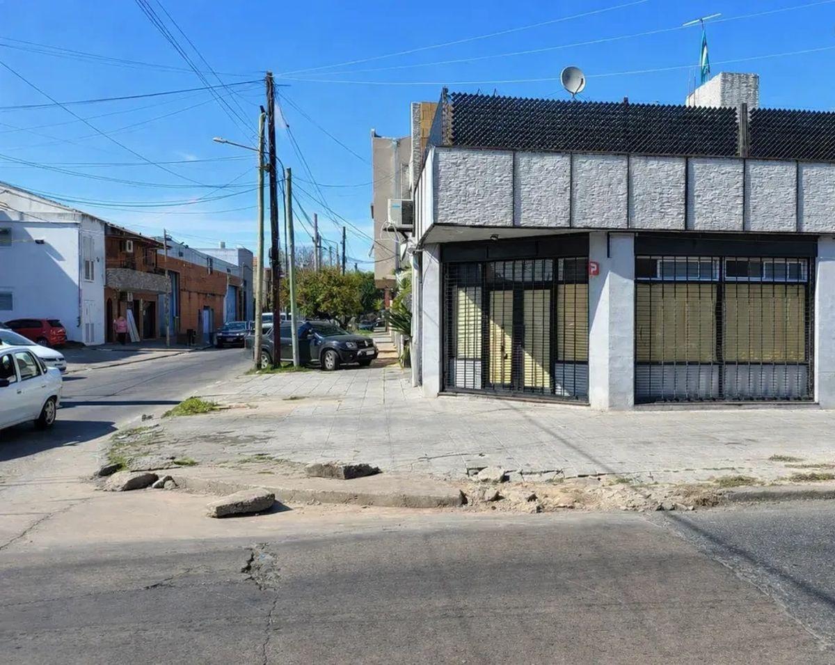 Foto de ALQUILER – LOCAL COMERCIAL EN ESQUINA – 56 M2 CUBIERTOS, imagen 4