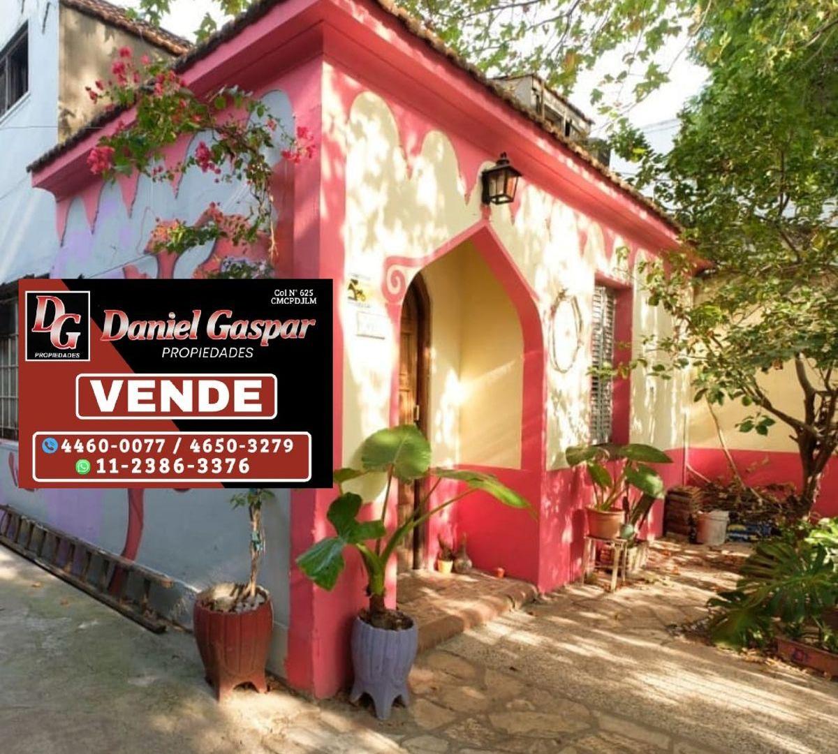 Foto de VENTA – GRAN CASA 4 AMBIENTES EN PLENO CENTRO DE HAEDO – 200 M2, imagen 1